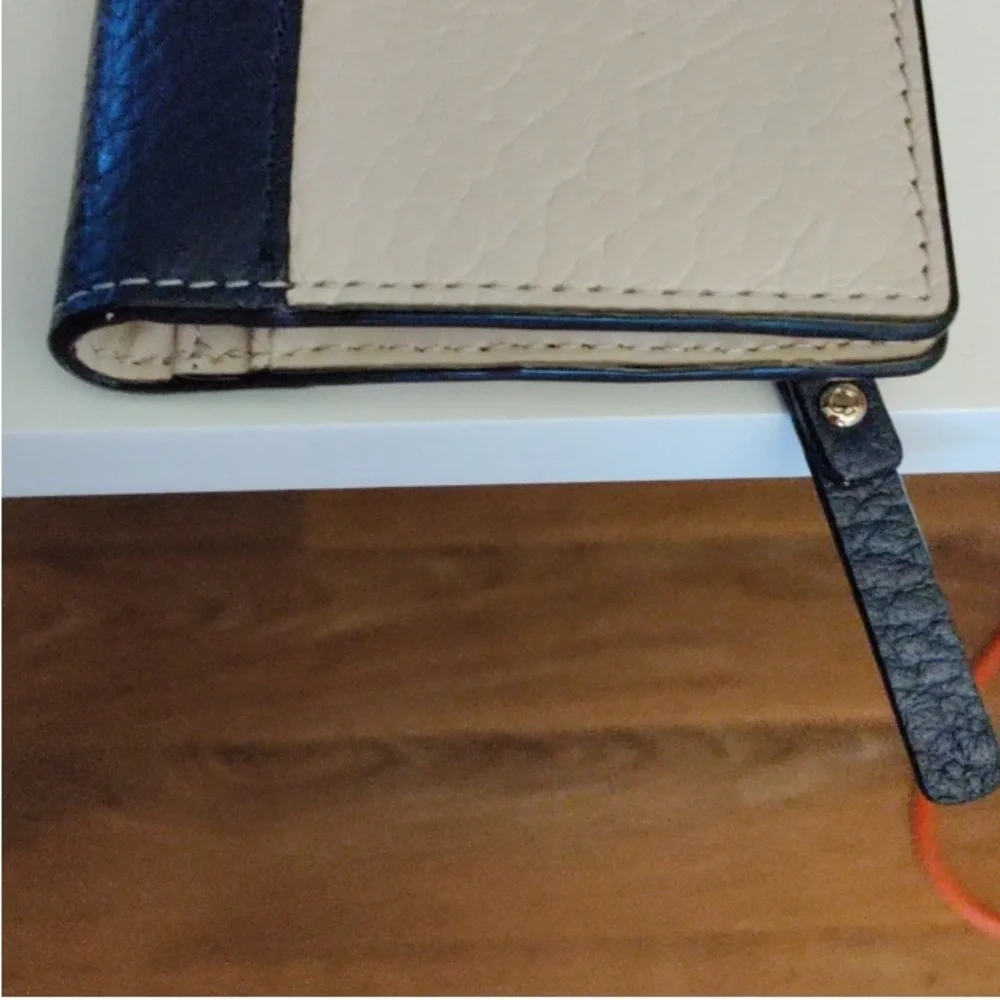 Kate Spade gorgeous new wallet - Picture 5 of 8
